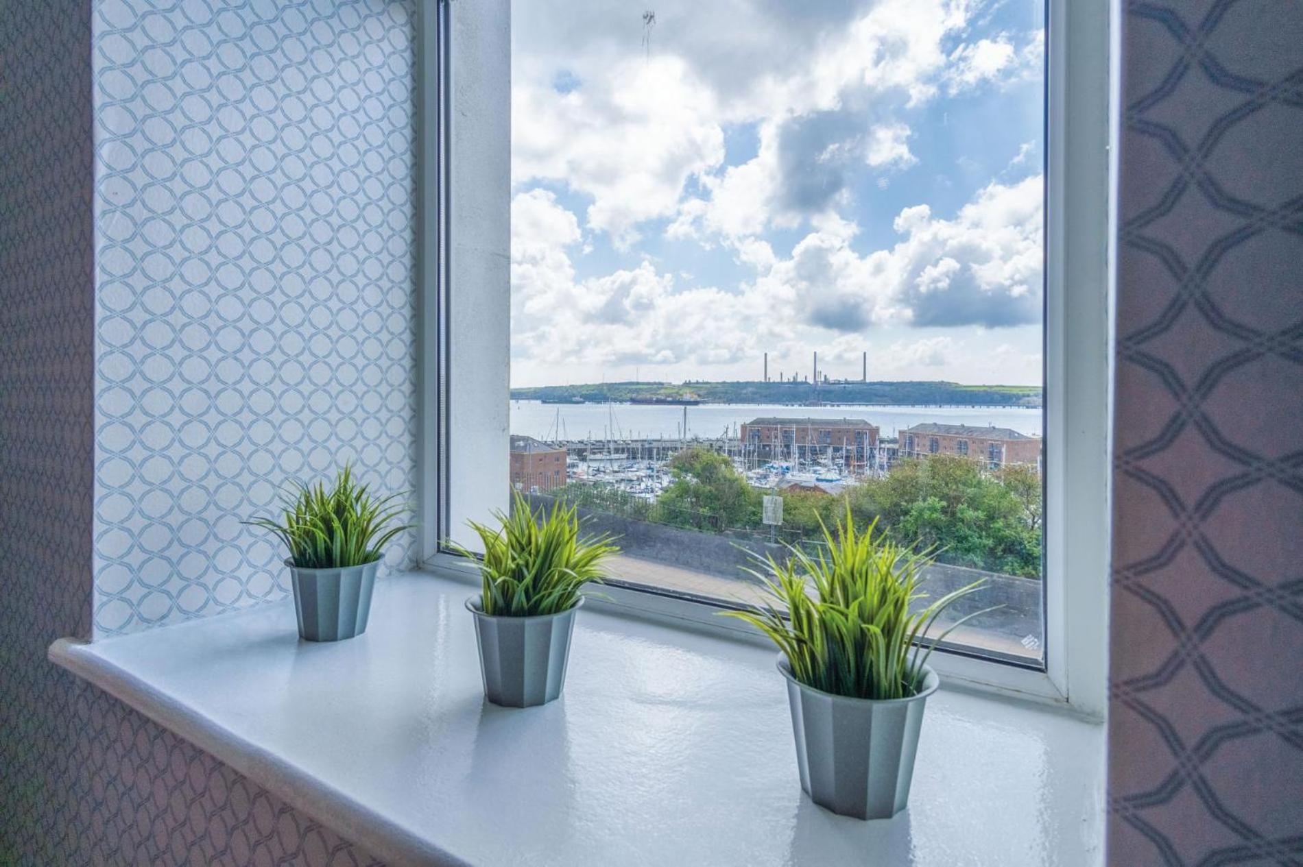 Haven View - 2 Bedroom Apartment - มิลฟอร์ดเฮเวน ภายนอก รูปภาพ